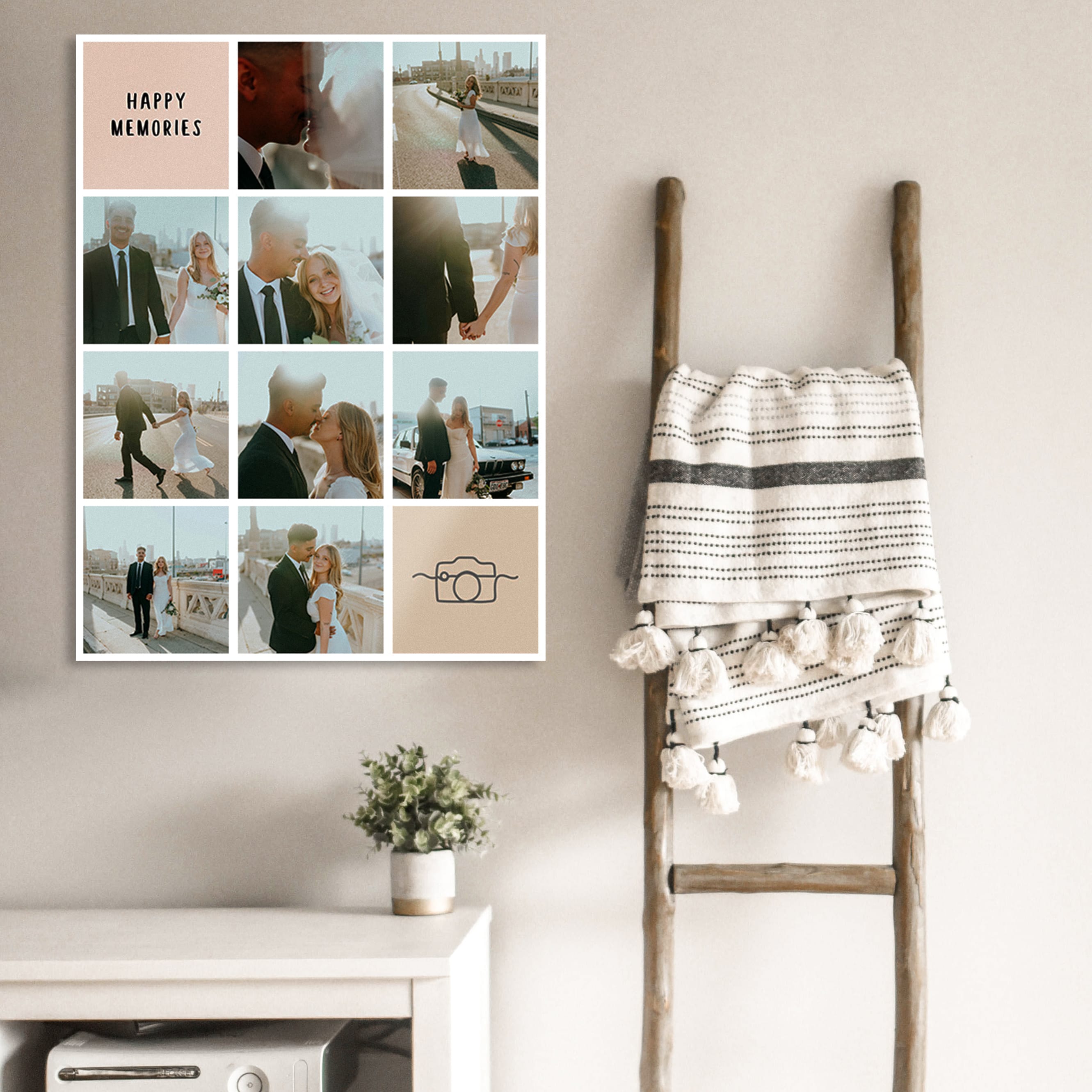 Instawall Print fotocollage wanddecoratie met tekstplaat Happy Memories in een zacht interieur