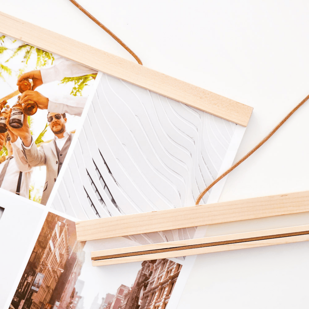 Fotovergroting Poster Landscape 4:3 van Instawall Prints met houten latjes en ophangsnoer